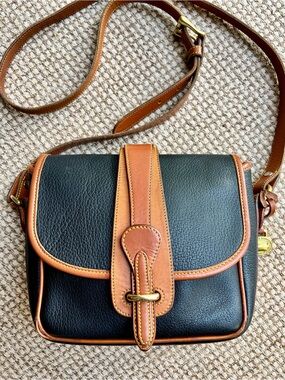 🦆Vintage Dooney Bourke All Weather Leather Crossbody Purse Black Tan USA AWL